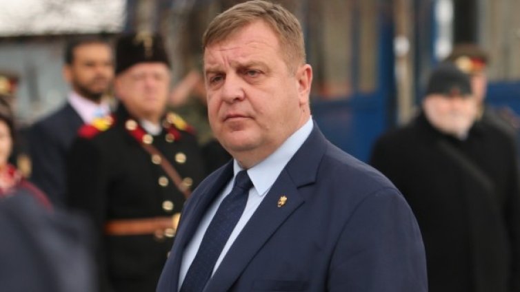 Каракачанов предлага резервът да се обнови с родни храни