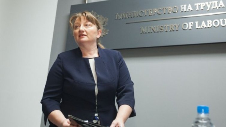 72 000 са запазили работата си с мярката 60/40 само за 13 дни