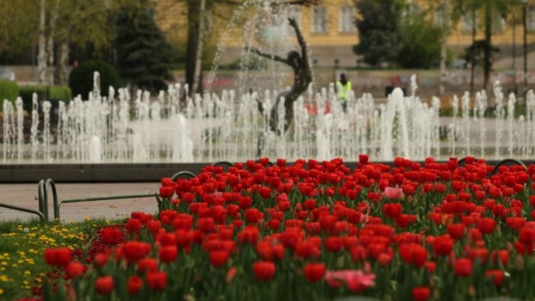 Слънчева и топла събота, температурите стигат до 26°C