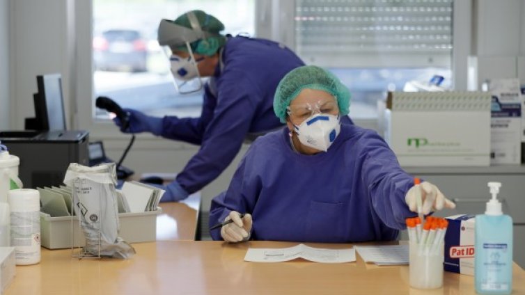 Канада "се опари" с 1 млн. маски от Китай, не са по стандарта