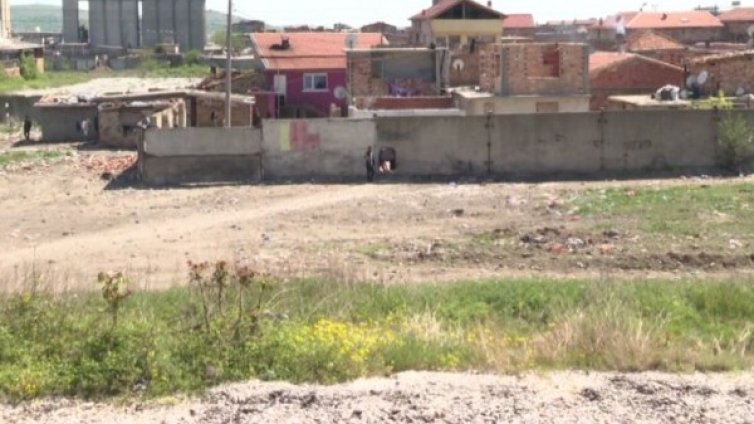 Дупки в бетона срещу карантината в Сливен 