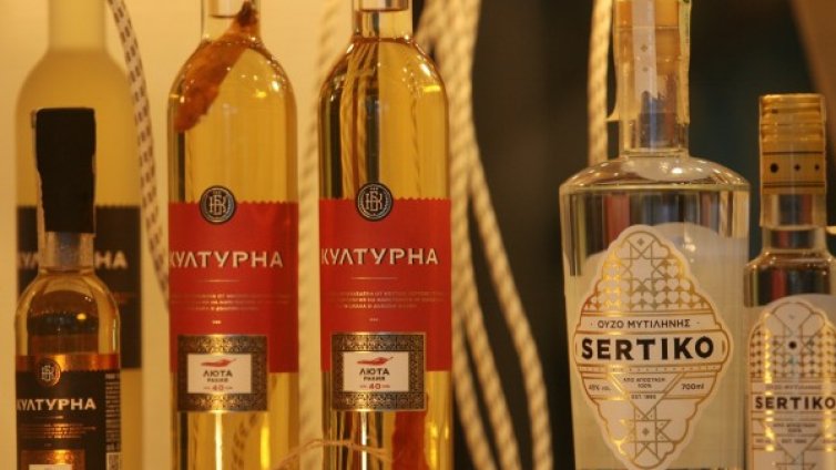 Ракията измести тоалетната хартия по продажби в интернет