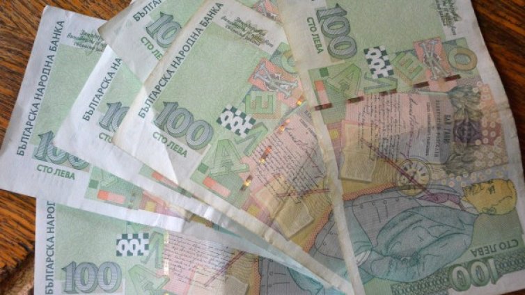 20-годишна под карантина се разходи, глобяват я с 10 хил. лв.