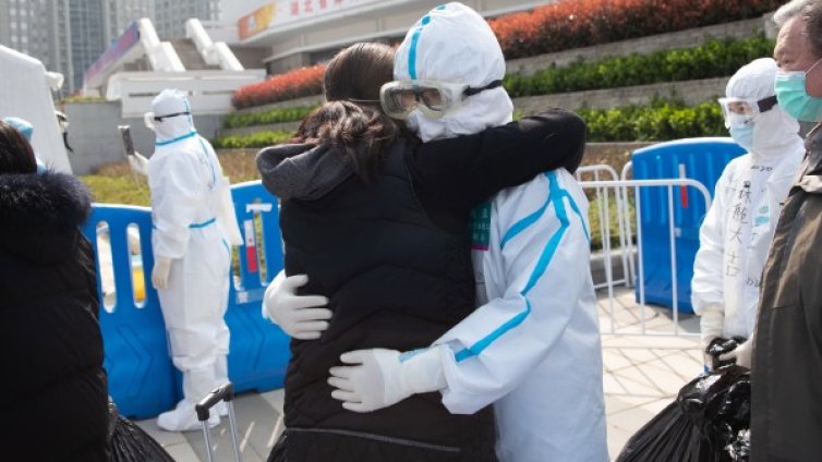 Как ще се промени физическият контакт след коронавируса?