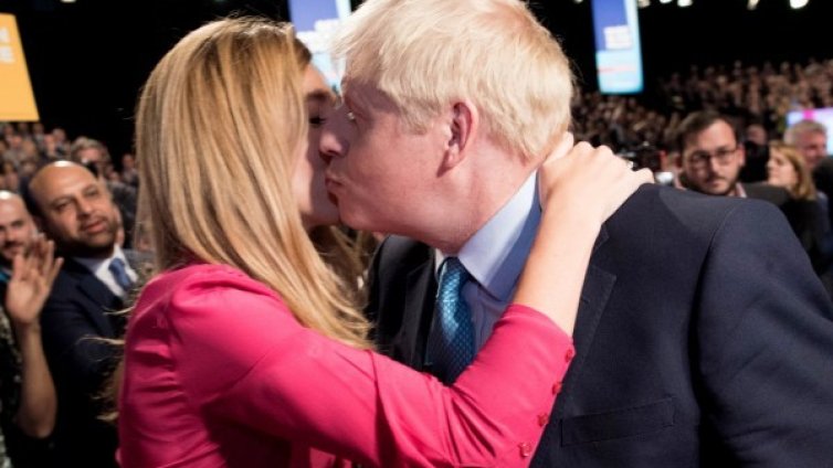 Борис Джонсън кръсти сина си Уилфред Лоури Николас