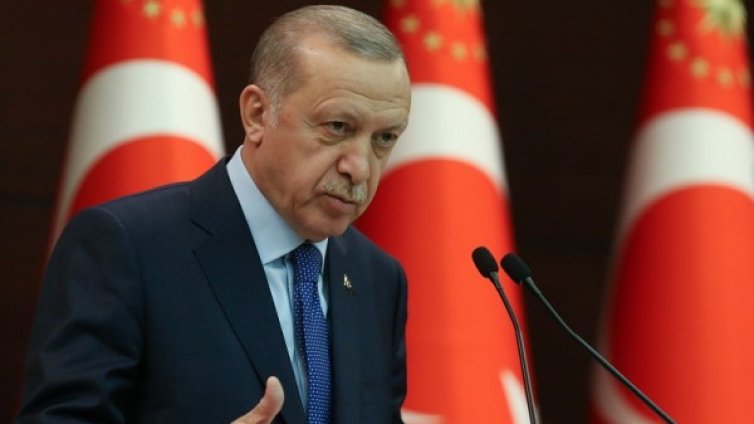 В трудни времена &ndash; как турският здравен министър стана по-популярен и от Ердоган