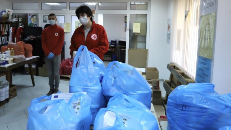 Измама с хранителни пакети в русенски квартал 