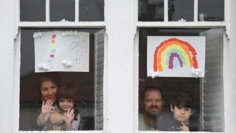 Обездвижване, преяждане, алкохол &ndash; демоните на самоизолацията