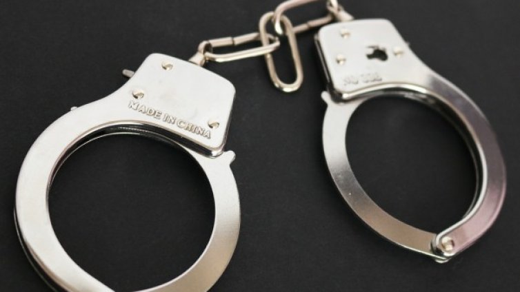 Арестуваха мъж, принуждавал непълнолетни да проституират 