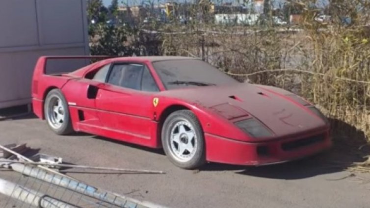 Ютубър откри изоставеното Ferrari F40 на сина на Садам Хюсеин - Удай 