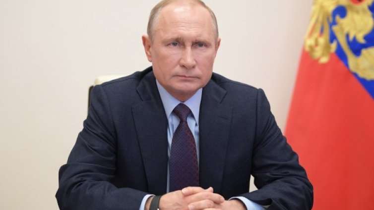 Рейтингът на Владимир Путин с исторически минимум 