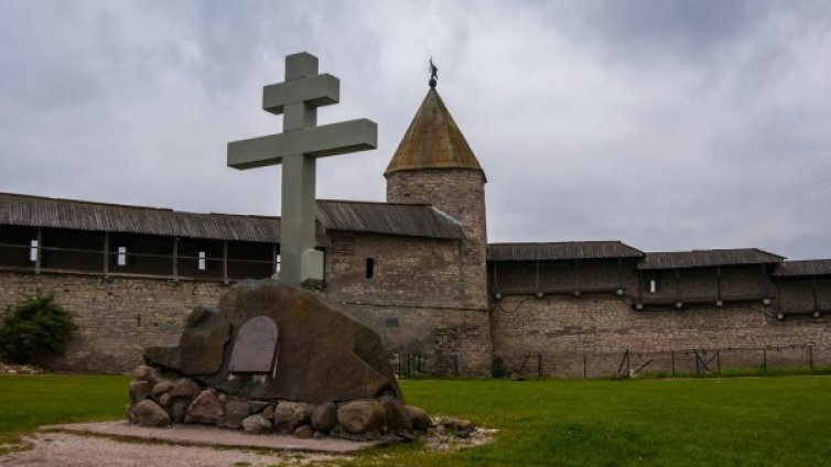 Главният лекар в руски манастир почина от коронавирус 