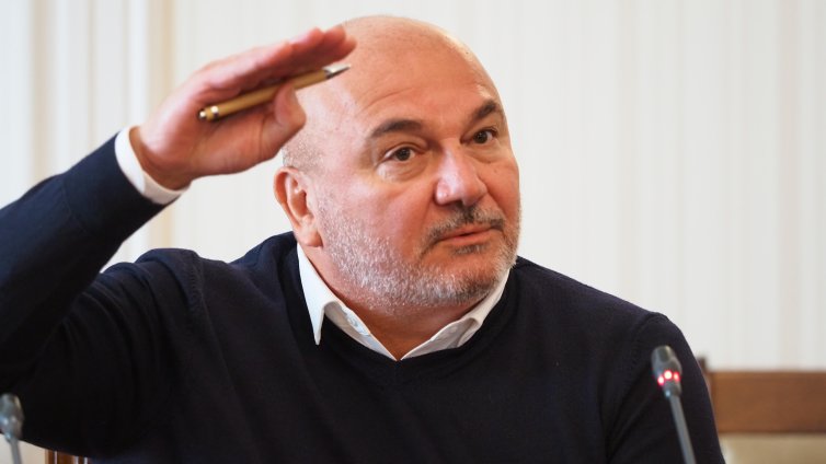 Дацов за бюджета: Проблемът е политически, натрупват се грешни решения