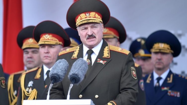 Въпреки пандемията: Беларус с военен парад по повод 9 май