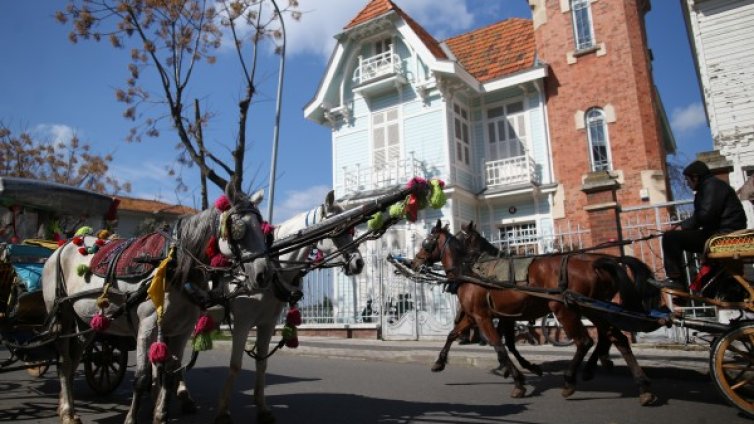 Как изглежда Бююкада &ndash; островът, спасил много от чумата, по време на коронавируса? 