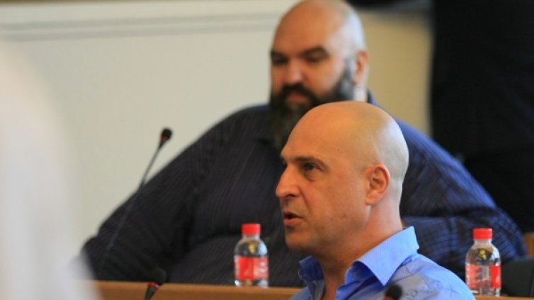 Венци Мицов премина при Слави, Светльо Витков се разграничи от него