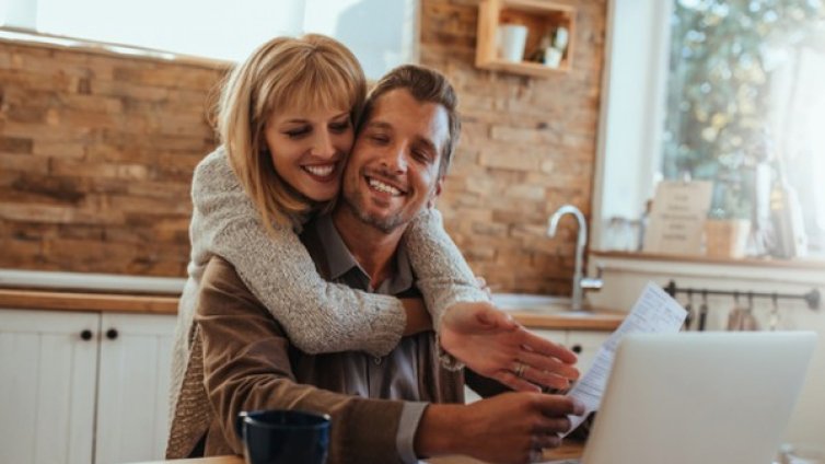 8 начина да го накарате да изпитва силни чувства към вас