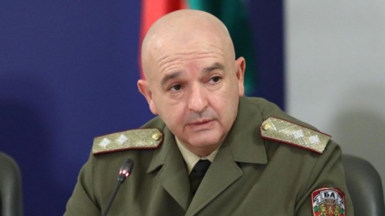 На живо: Сутрешният брифинг на ген. Мутафчийски