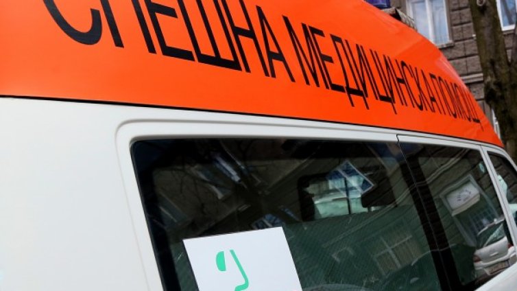 Млада шофьорка помете пенсионерка на завой