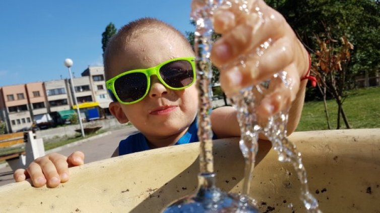 Майска жега: Температури до 37&deg;С и силен югозападен вятър