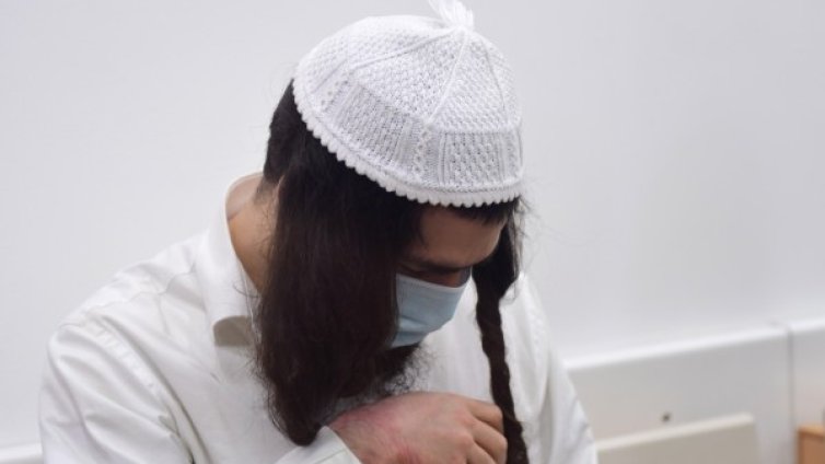 Властите в Израел отварят синагогите и джамиите