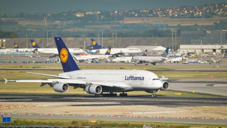 Германия спасява "луфтханза" с пакет от 9 милиона евро 