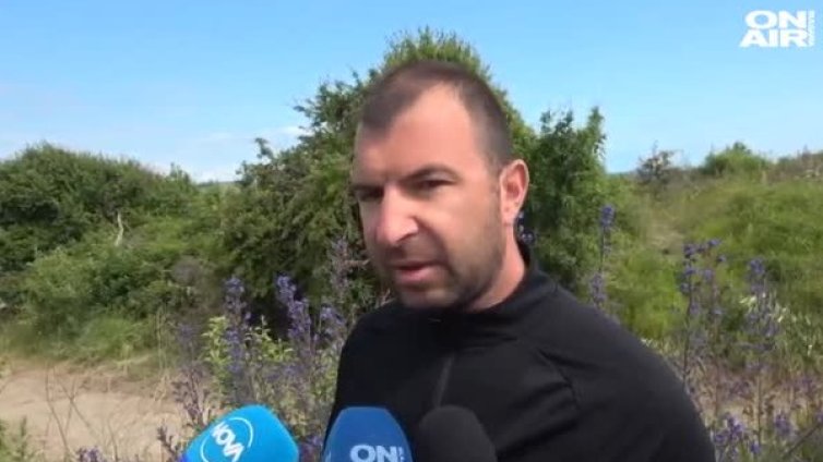 Концесионерът в Ахтопол разорал част от дюните?