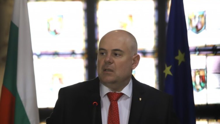 Гешев поиска отнемане на БГ гражданство заради измама