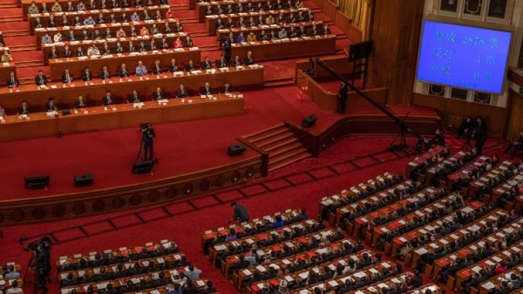 Китайският парламент прие противоречив закон за Хонконг