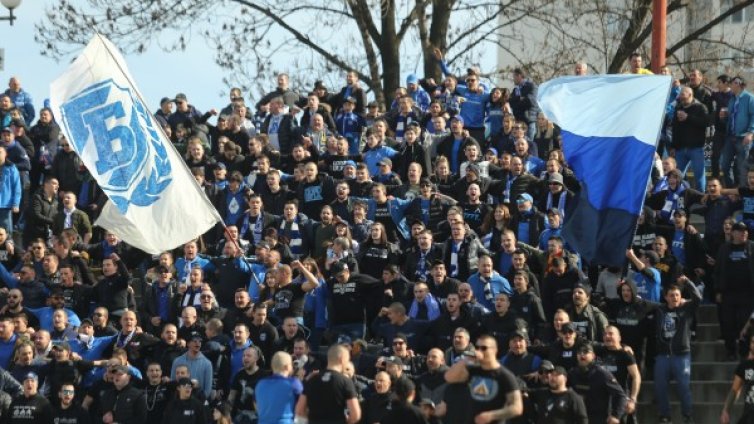 Феновете у нас поискаха да се върнат по стадионите