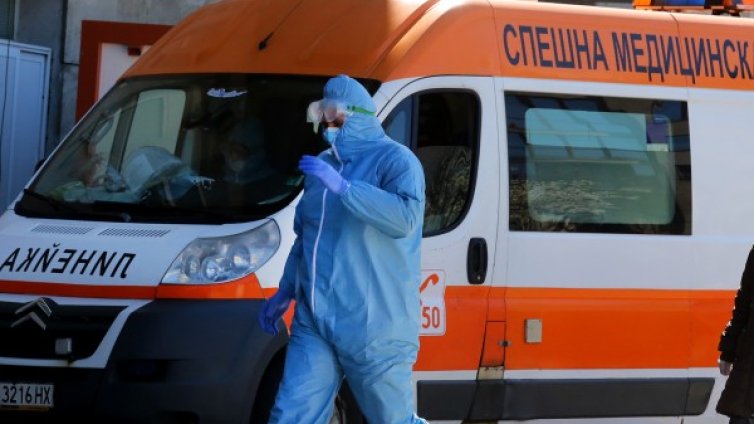 Автобус от градския транспорт блъсна мъж в Пловдив