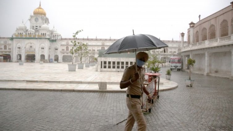 Индия измести Италия в печалната класация на тежки случи на COVID