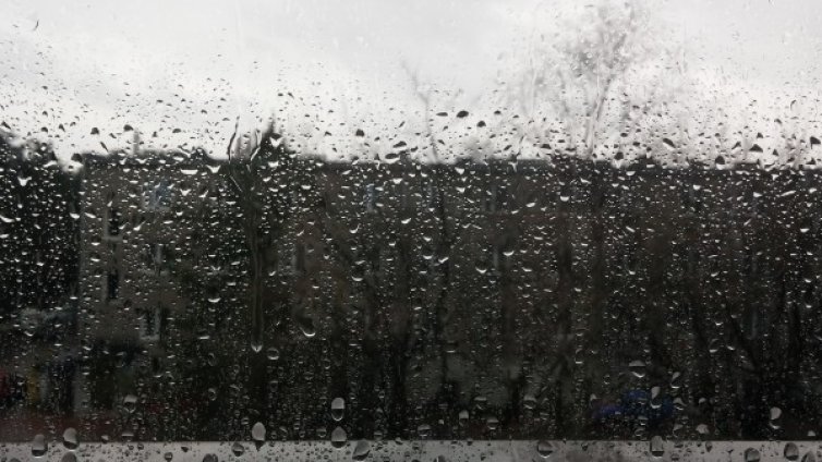 Днес ни очаква слънчева сутрин, но дъждовен следобед 