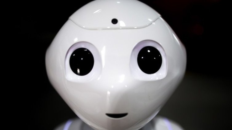 Роботите на Майкрософт не можаха да сменят журналистите 