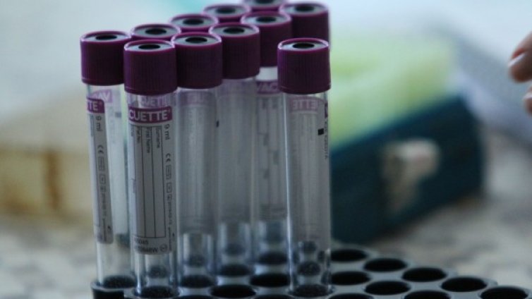 Лекарка заразила 11 души в Кърджали, лъгала за контактните