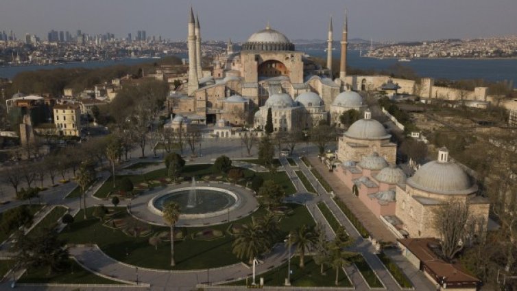  Купола на "Света София" може да събере и двете религии 