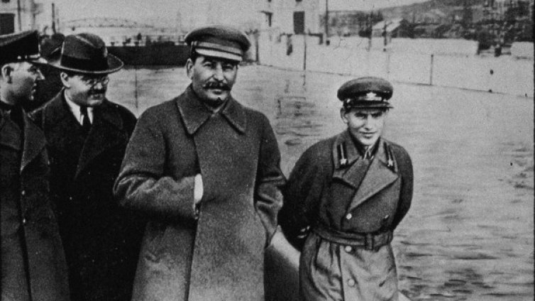 Липсата на памет превърна Сталин в герой – по този път ли върви Англия?