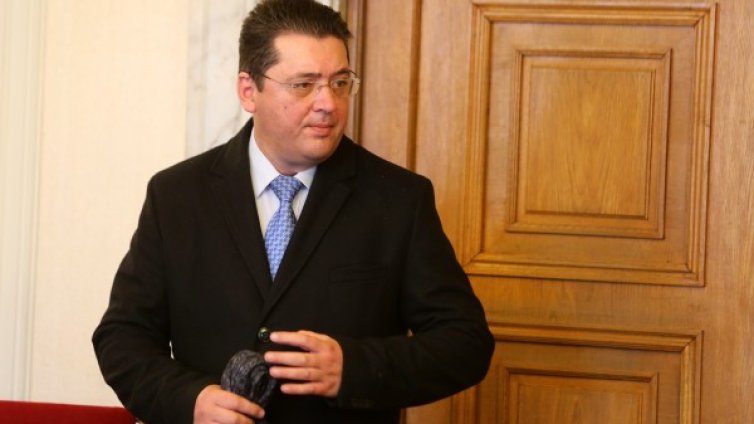 Спецпрокуратурата разпитва Пламен Узунов