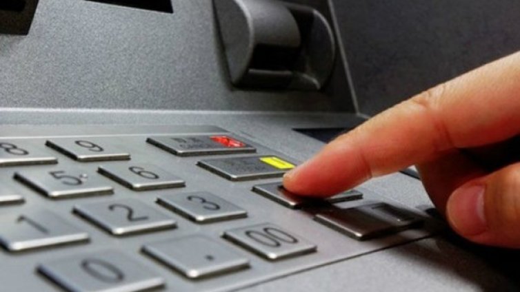 Щедър банкомат раздал близо 100 000 лв.  за часове