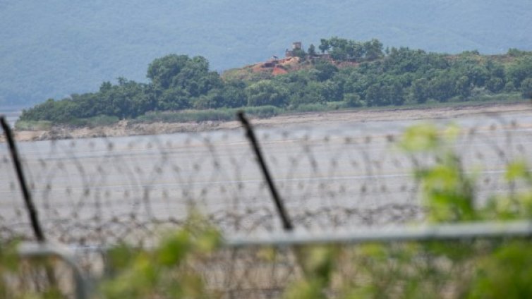 КНДР отговаря на листовките от Южна Корея с&hellip; 12 млн. листовки