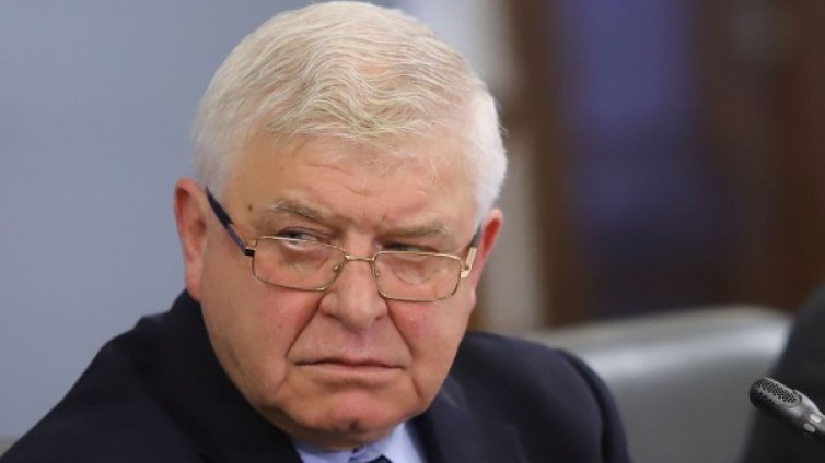  Връщат маските в молове и магазини, на мач - до 1000 души в сектор