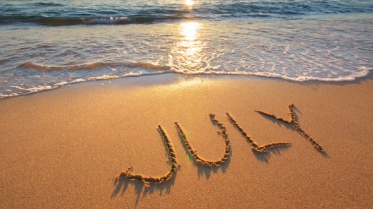 4 зодии ще се радват на любов и успехи през юли