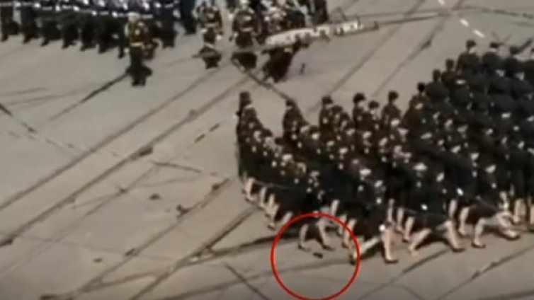 Руската Пепеляшка Ксения – изгуби обувката си по време на парада в Калининград