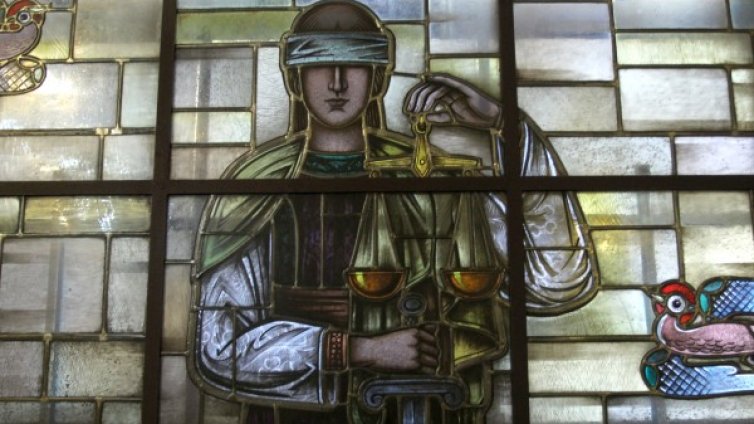 Задържаха мъж, опитал се да застреля съпругата си в Добрич