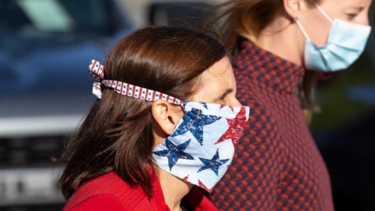 Трети американски щат отново затваря барове, фитнеси и кина