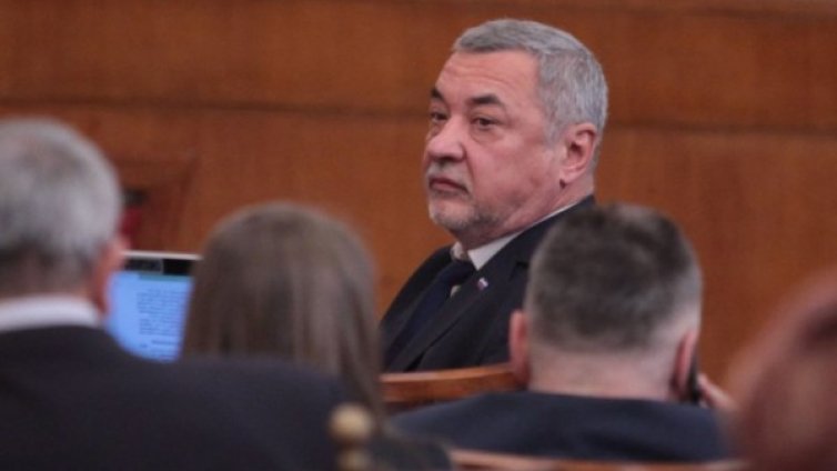 Симеонов: Баровете по Южното Черноморие се "пукаха по шевоте"