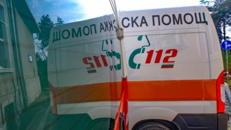 След катастрофа с мотор момче и момиче са с опасност за живота 