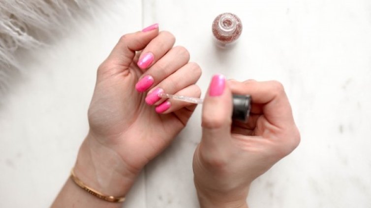 Розов маникюр - хит за лятото