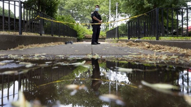 Стрелба в Бруклин, поне петима са ранени