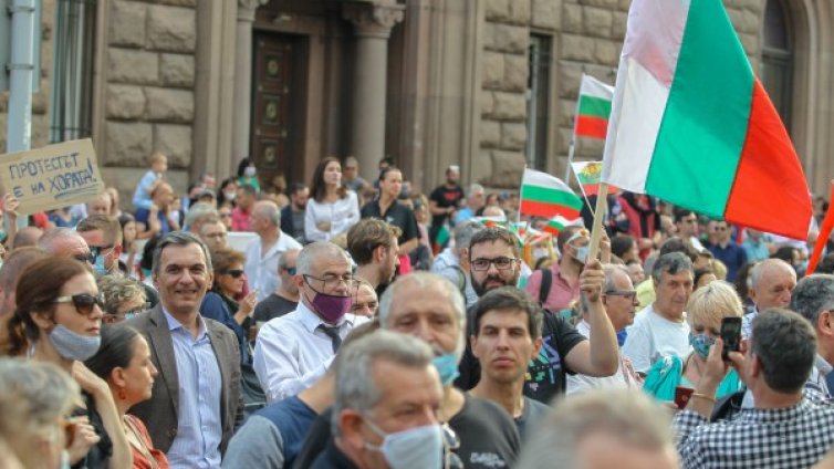 Политолози: Протестът ескалира, но трудно ще задържи високия заряд